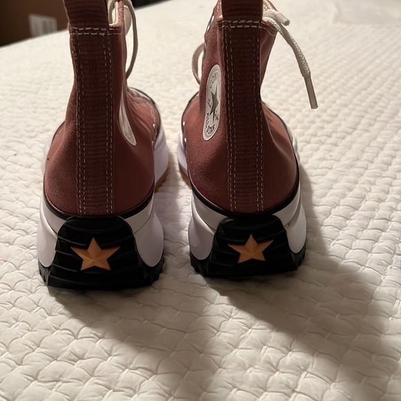 NWT. IN BOX. CONVERSE. 8womands. 6.5mens. Run Star Hike Hi. Color is Saddle. - Picture 8 of 9
